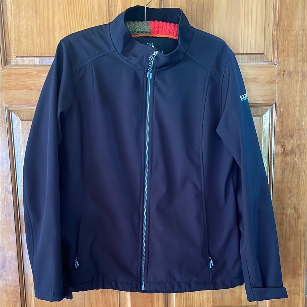 Black Performance Jacket with Full-Length Zipper and Structured Silhouette